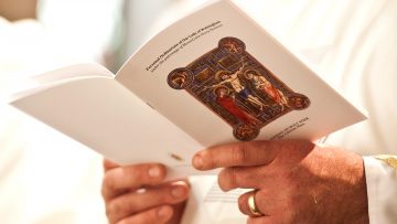 Apostolic Constitution Anglicanorum coetibus published