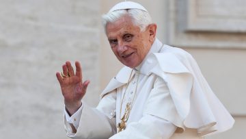 Pope Benedict’s Easter Sunday Message and Blessing 2010