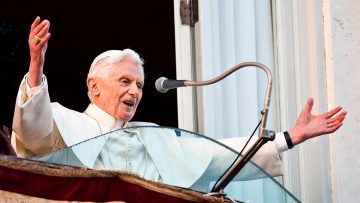 Benedict XVI at Castel Gandolfo: I am a Pilgrim