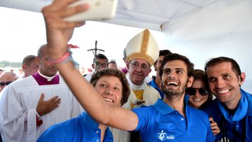 Pope-francis-with-young-people-wyd-2016