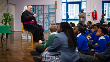 Over 9,000 children join Archbishop John in praying for Pope Leo XIV